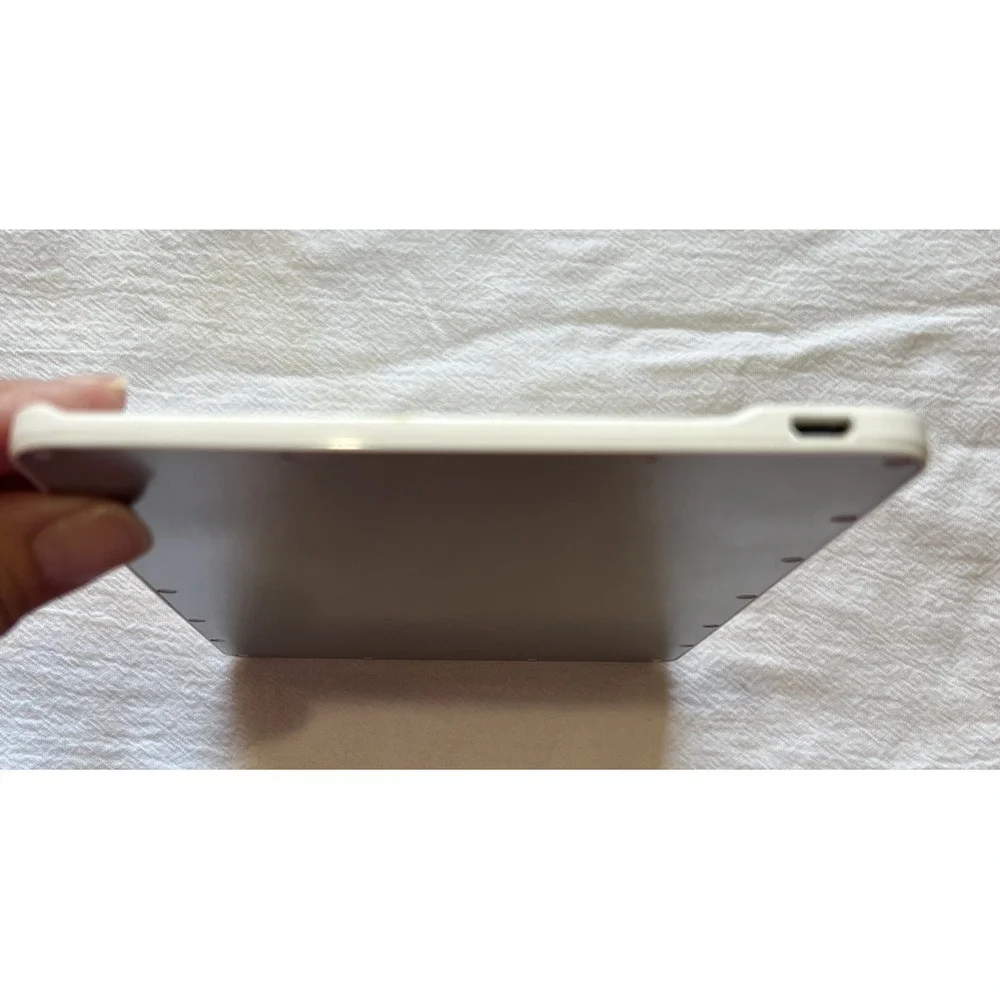 White Wireless Mini Keyboard Bluetooth - Android or‎ IOS